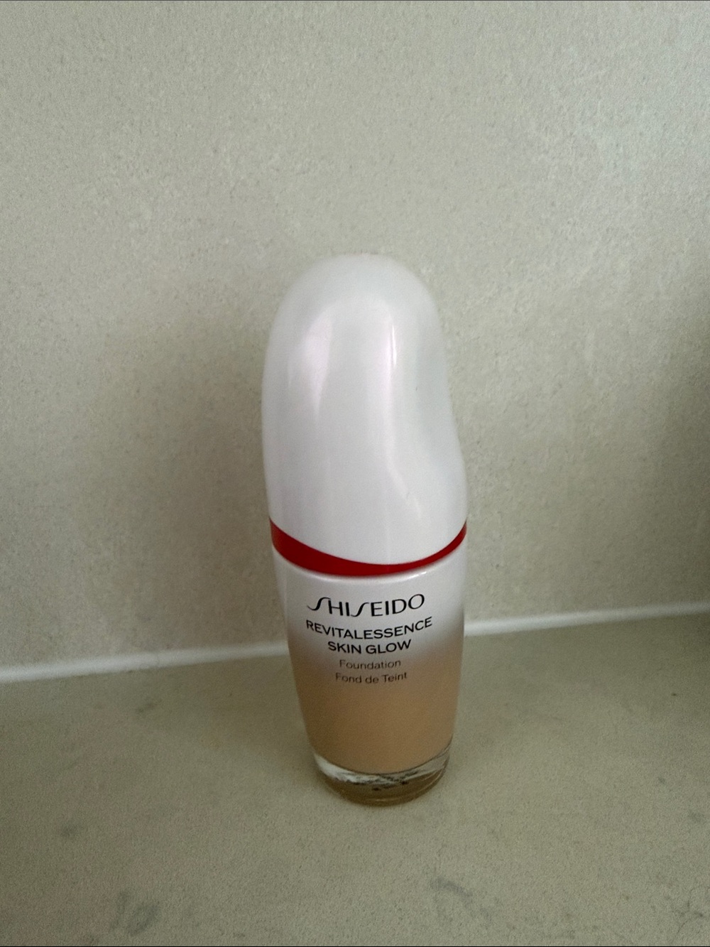 Shiseido Revitalessence Skin Glow Foundation — shade 340 oak